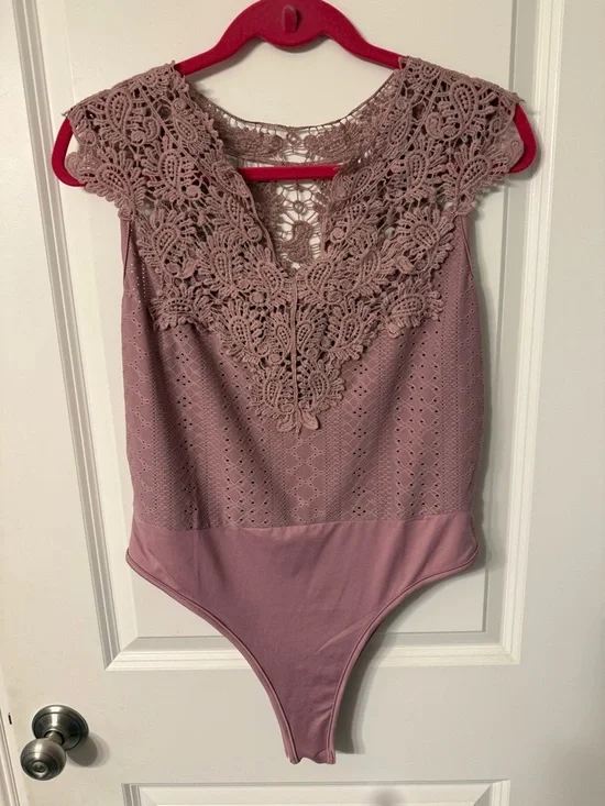 Lace-Detail Sleeveless Bodysuit in Dusty Rose
NWOT never worn - Picture 2 of 5